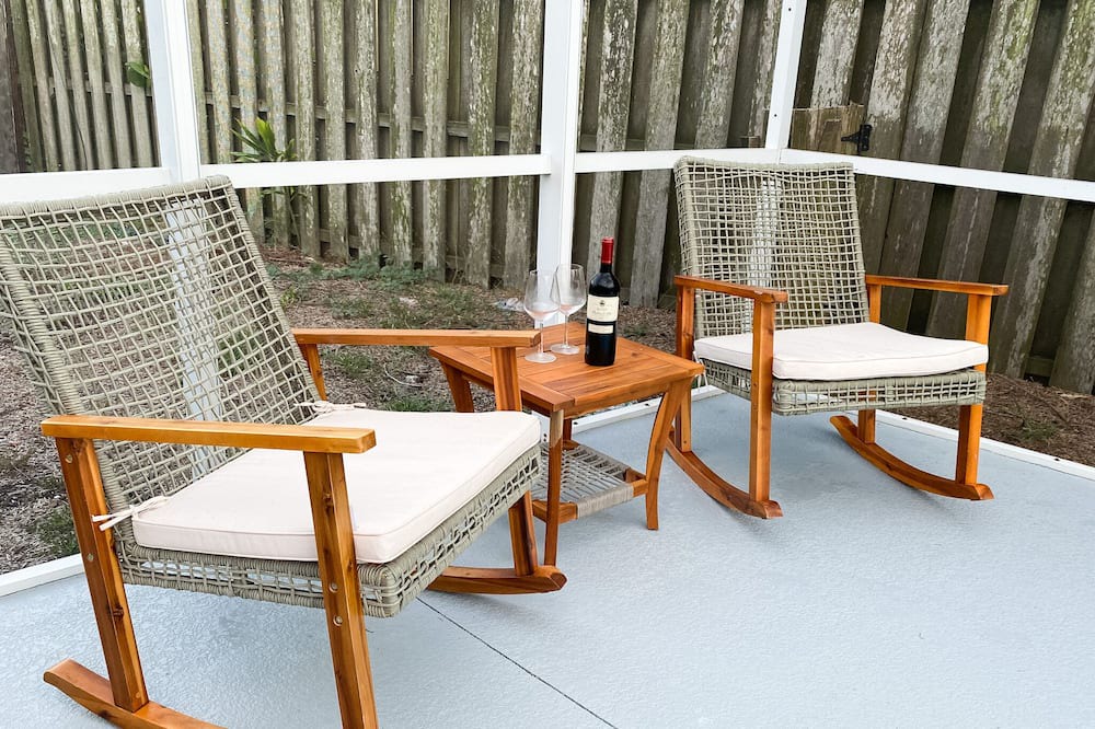 Photo of Outdoor in Harbor Hills