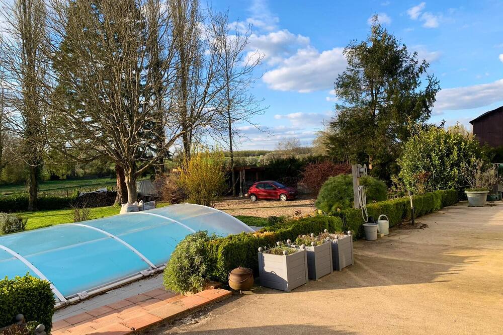 Photo of Outdoor in Touquin