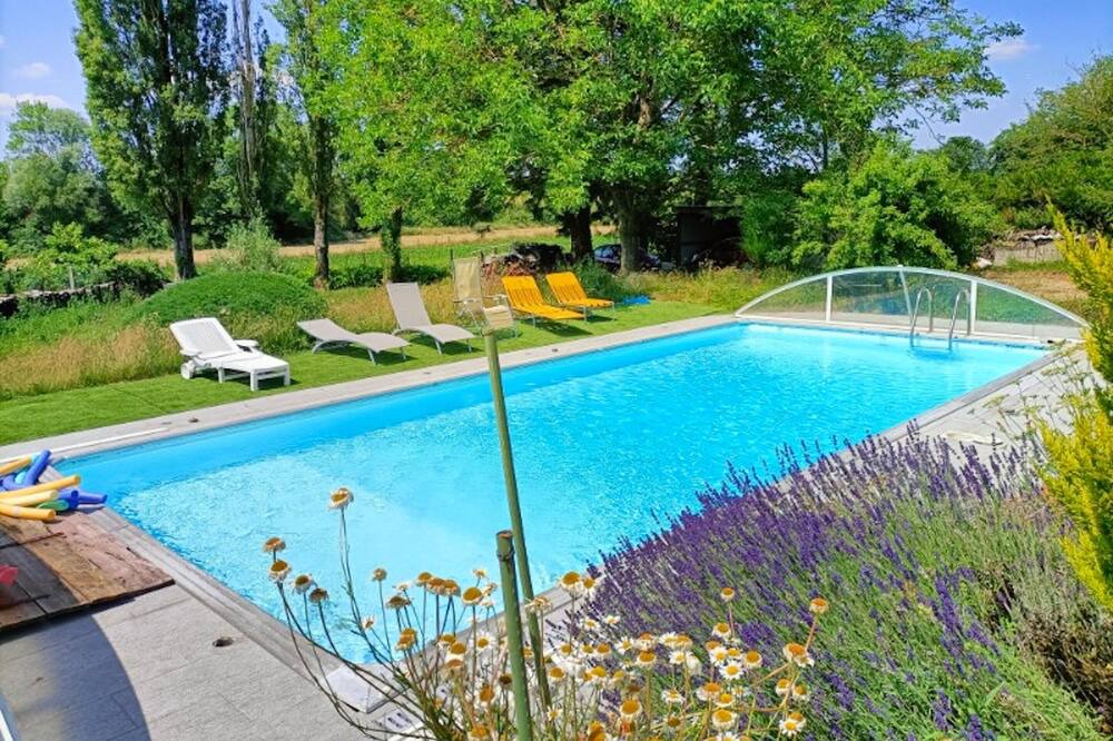 Photo of Outdoor in Touquin