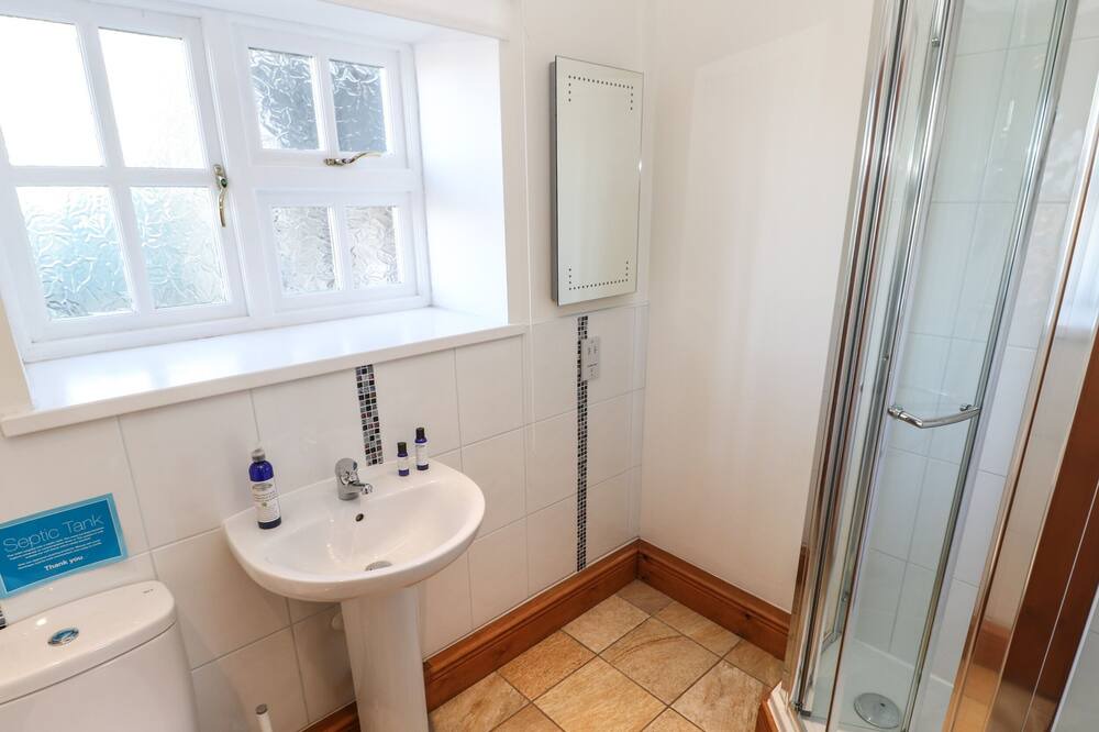 Photo of Bathroom in Catton