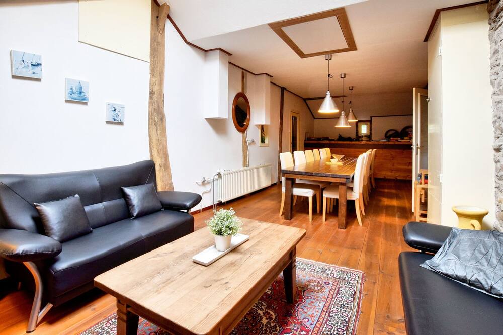 Photo of Livingroom in Commanster