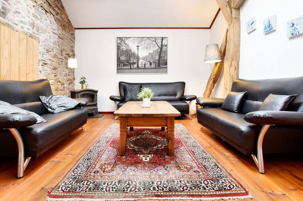 Photo of Livingroom in Commanster