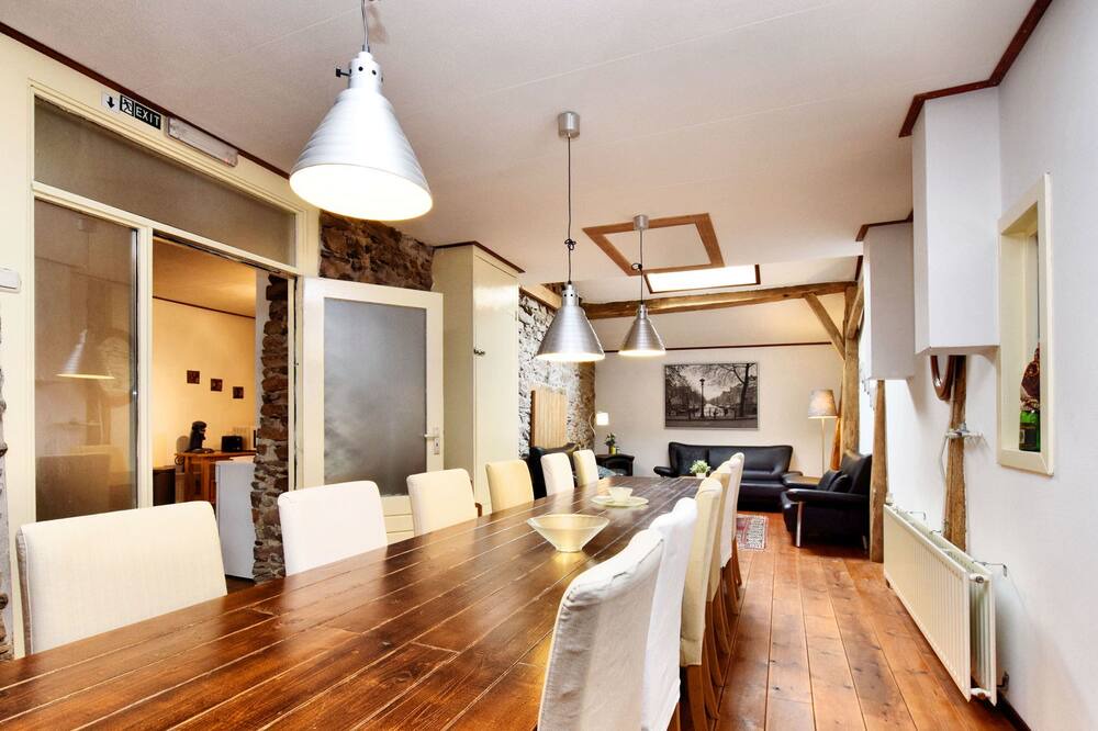 Photo of Livingroom in Commanster