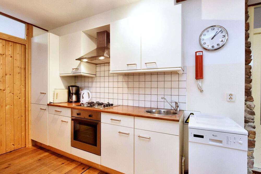 Photo of Kitchen in Commanster