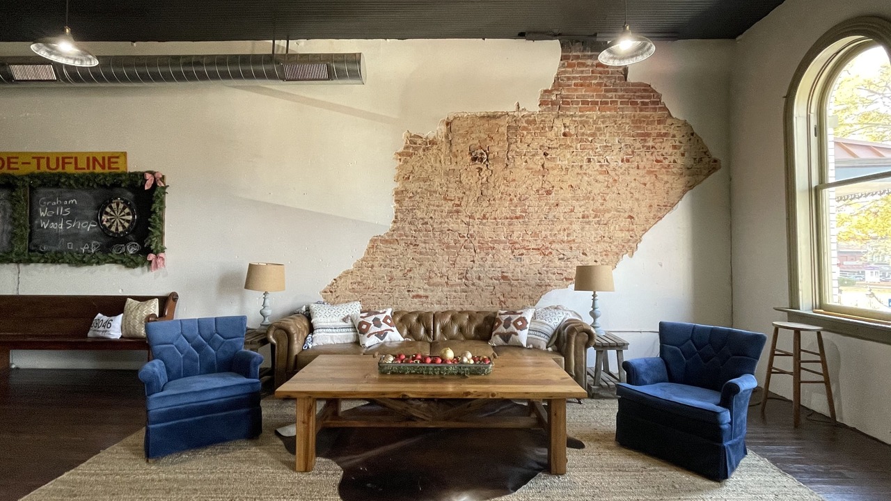 Photo of Livingroom in Canton