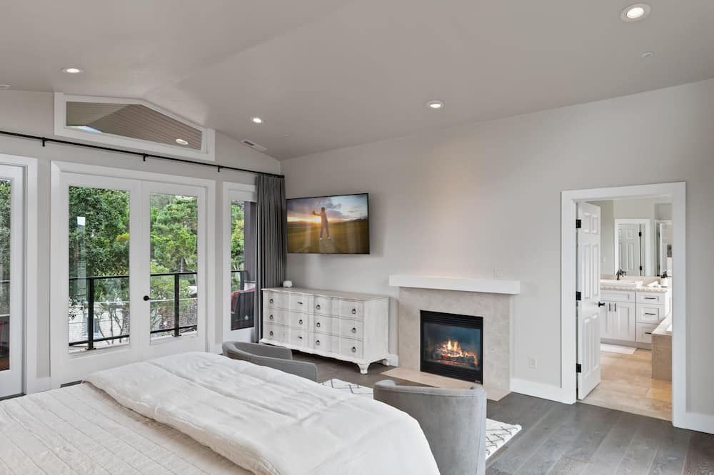 Photo of Livingroom in Carmel Highlands