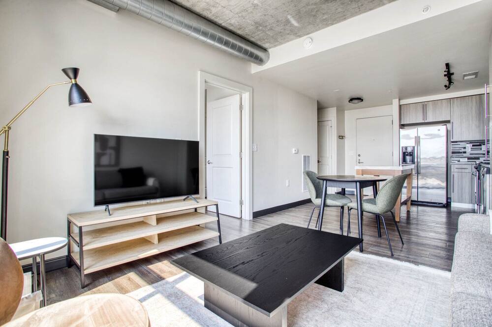 Photo of Livingroom in H Street Corridor