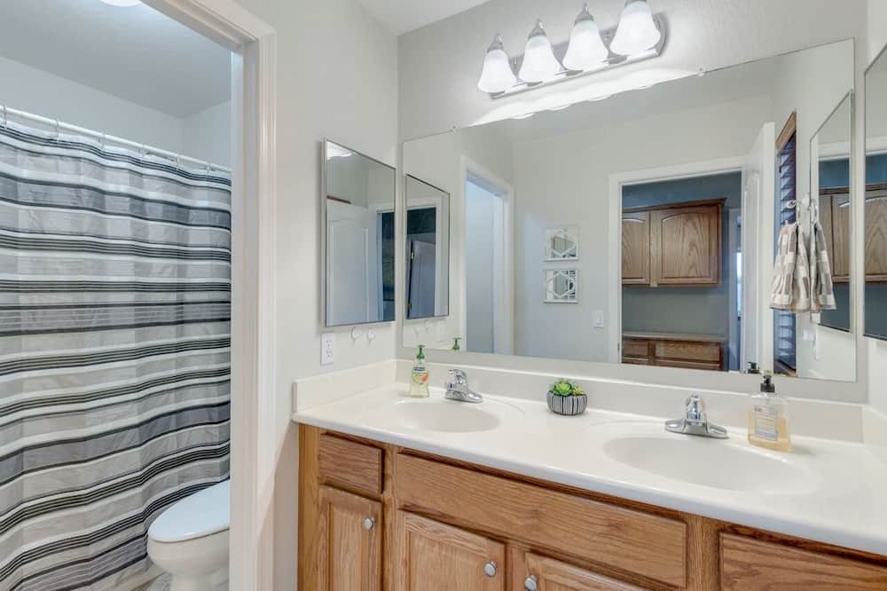 Photo of Bathroom in San Tan Valley