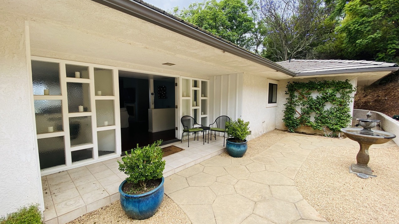 Photo of Patio Balcony in Mission Canyon