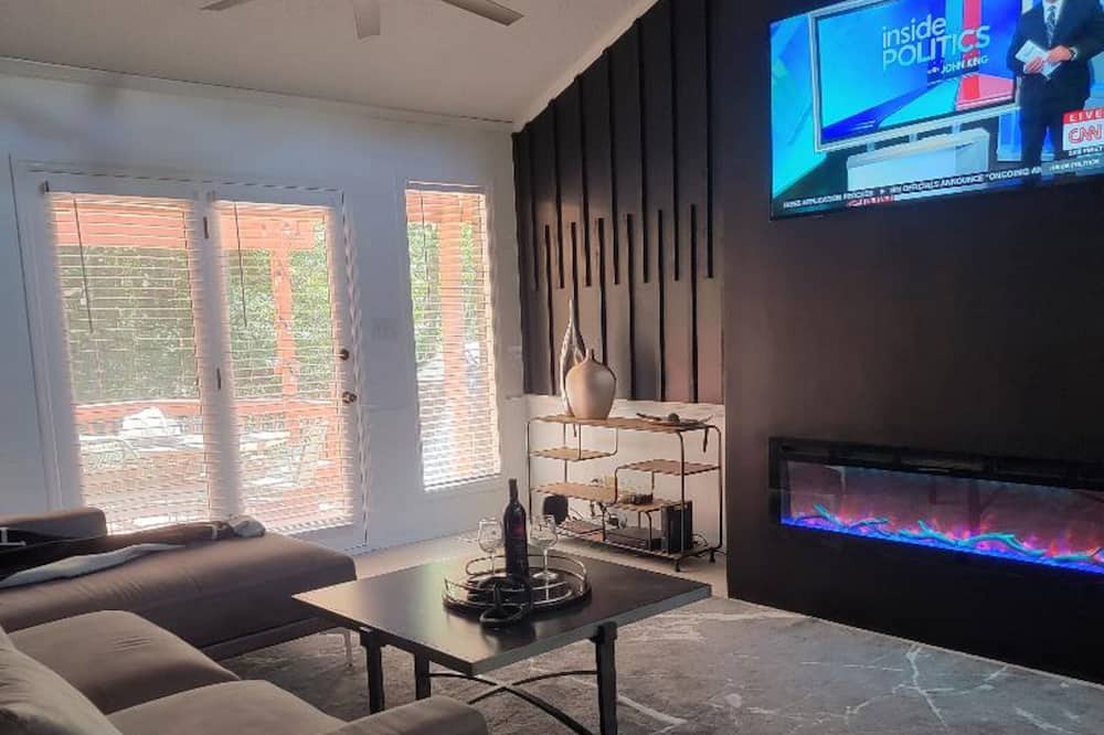 Photo of Livingroom in Monroe County