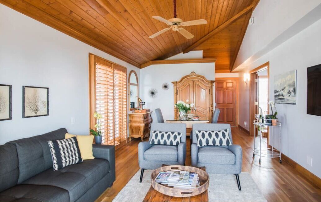 Photo of Livingroom in Summerland