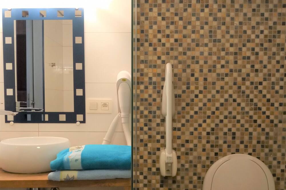Photo of Bathroom in Xhignesse