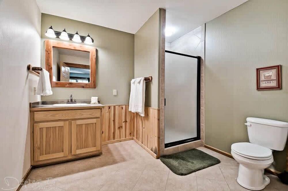 Photo of Bathroom in Sylvan Shores