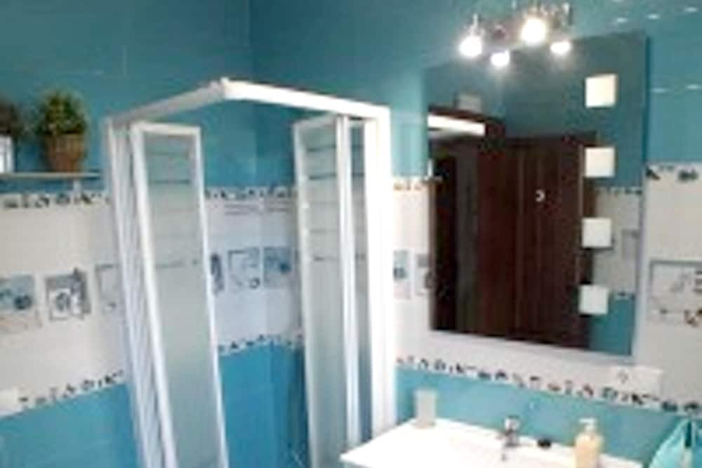 Photo of Bathroom in Daimiel