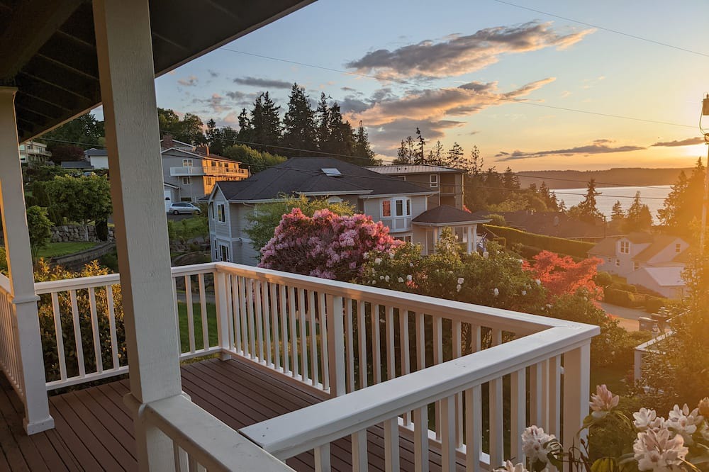 Photo of Patio Balcony in Mukilteo
