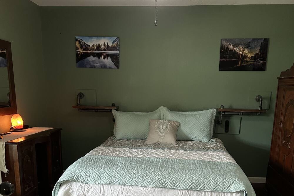 Photo of Bedroom in Moodys