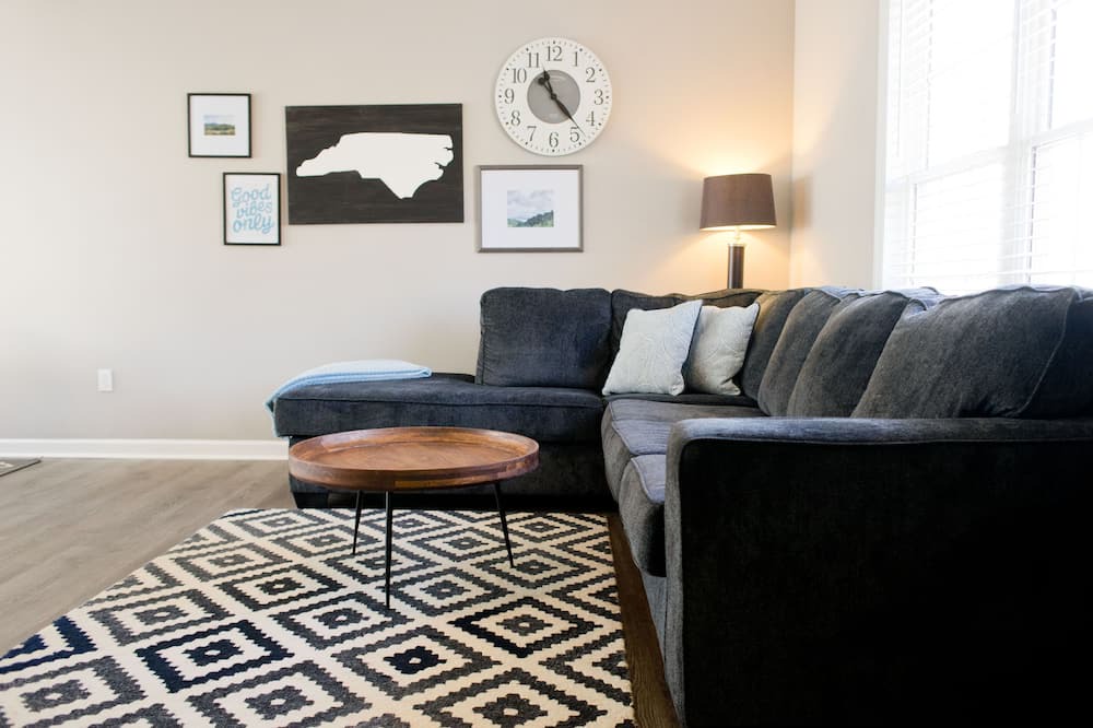 Photo of Livingroom in Oakley