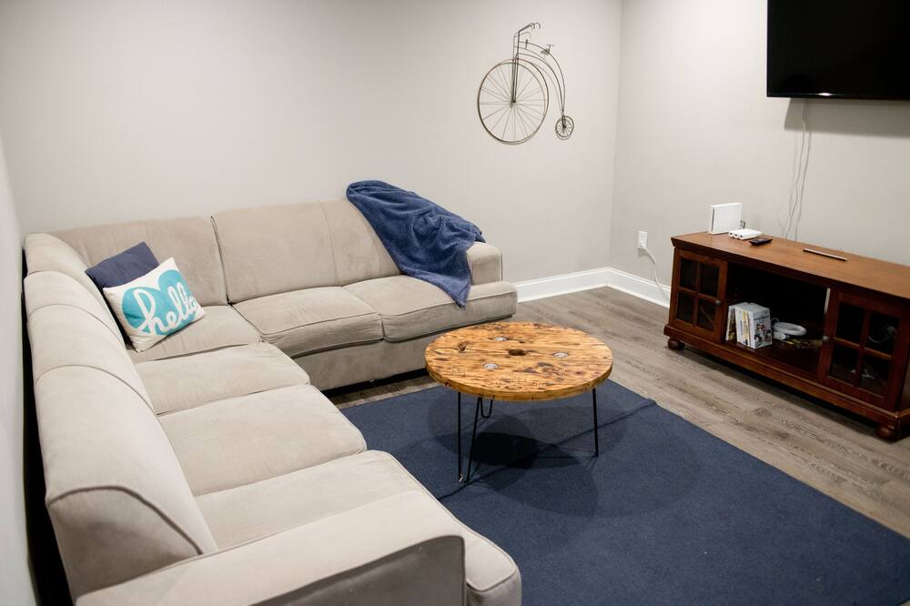Photo of Livingroom in Oakley
