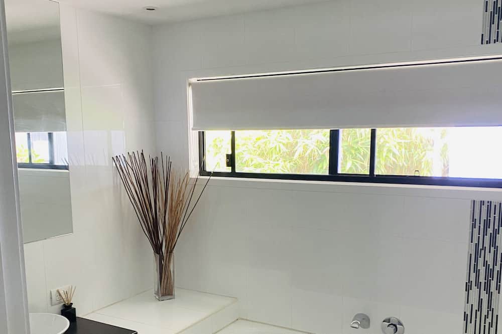 Photo of Bathroom in Main Arm