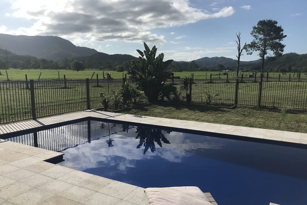 Photo of Outdoor in Main Arm