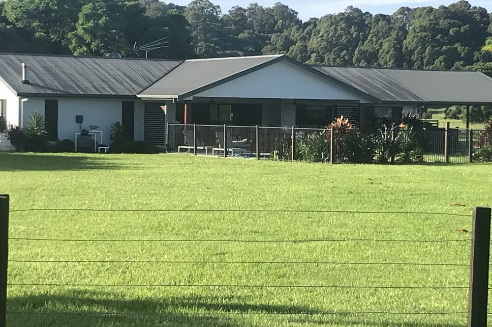 Photo of Outdoor in Main Arm