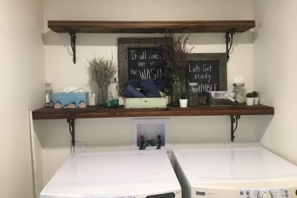 Photo of Bedroom in Division No. 7
