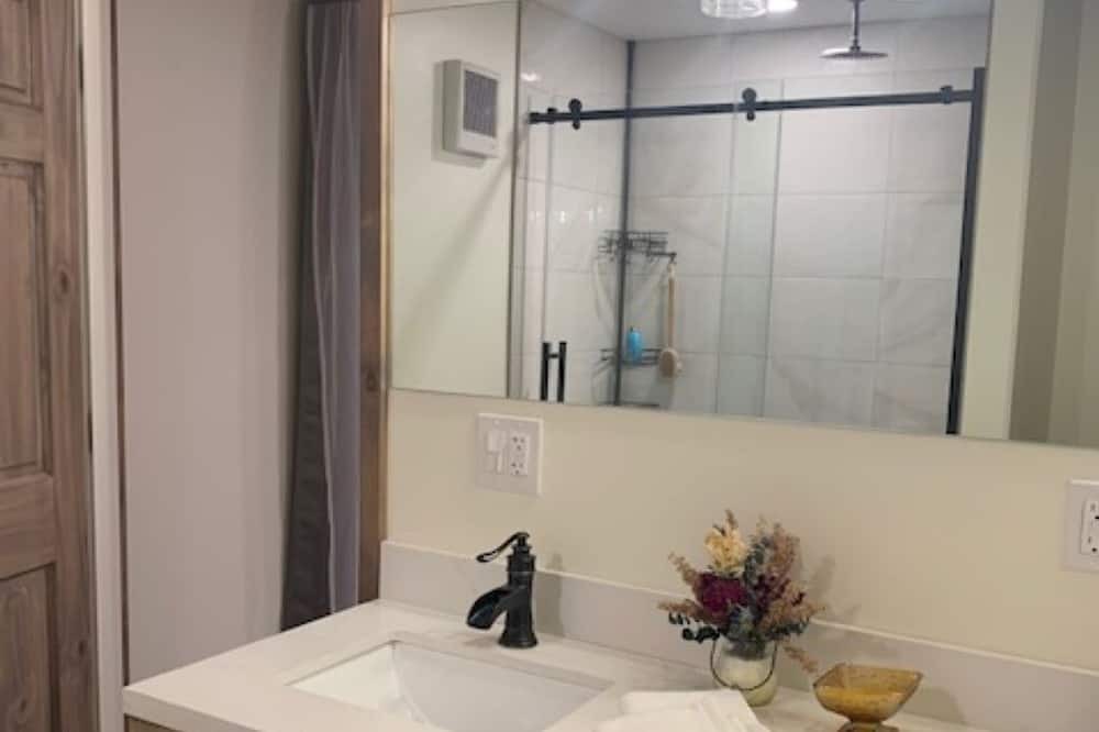 Photo of Bathroom in Division No. 7