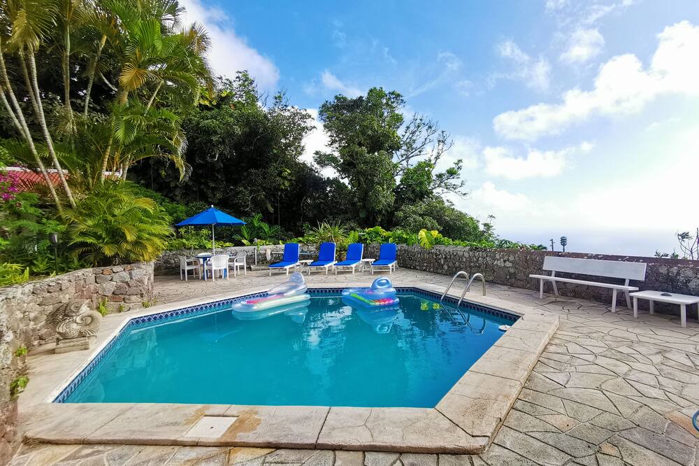 Photo of Outdoor in Windward Side