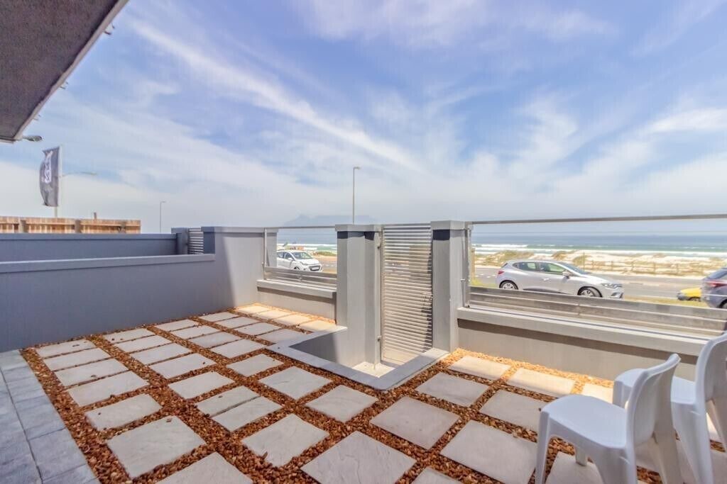 Photo of Outdoor in Bloubergstrand