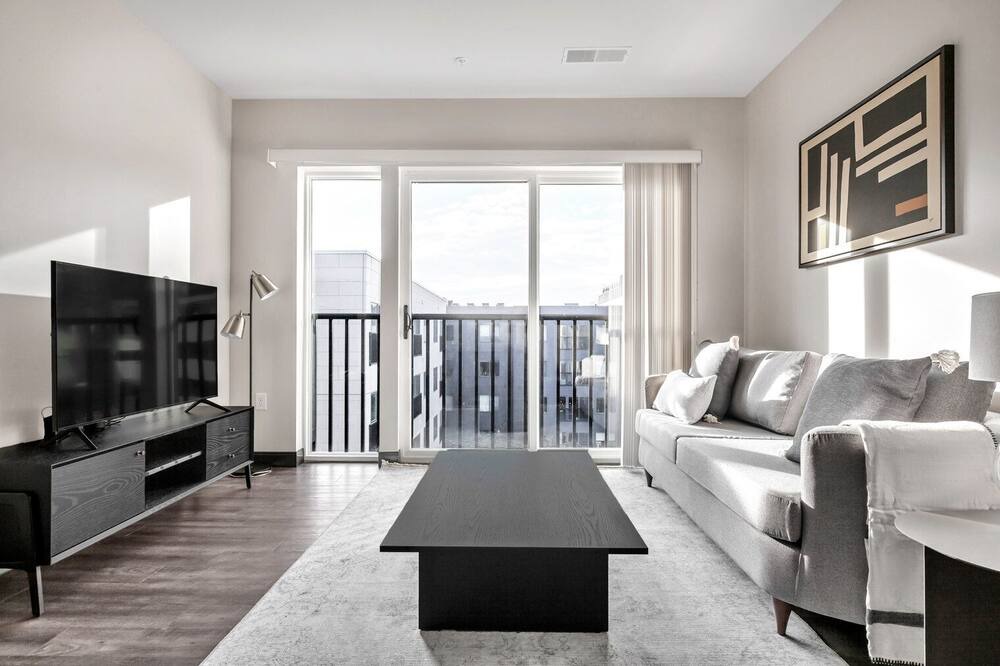 Photo of Livingroom in H Street Corridor