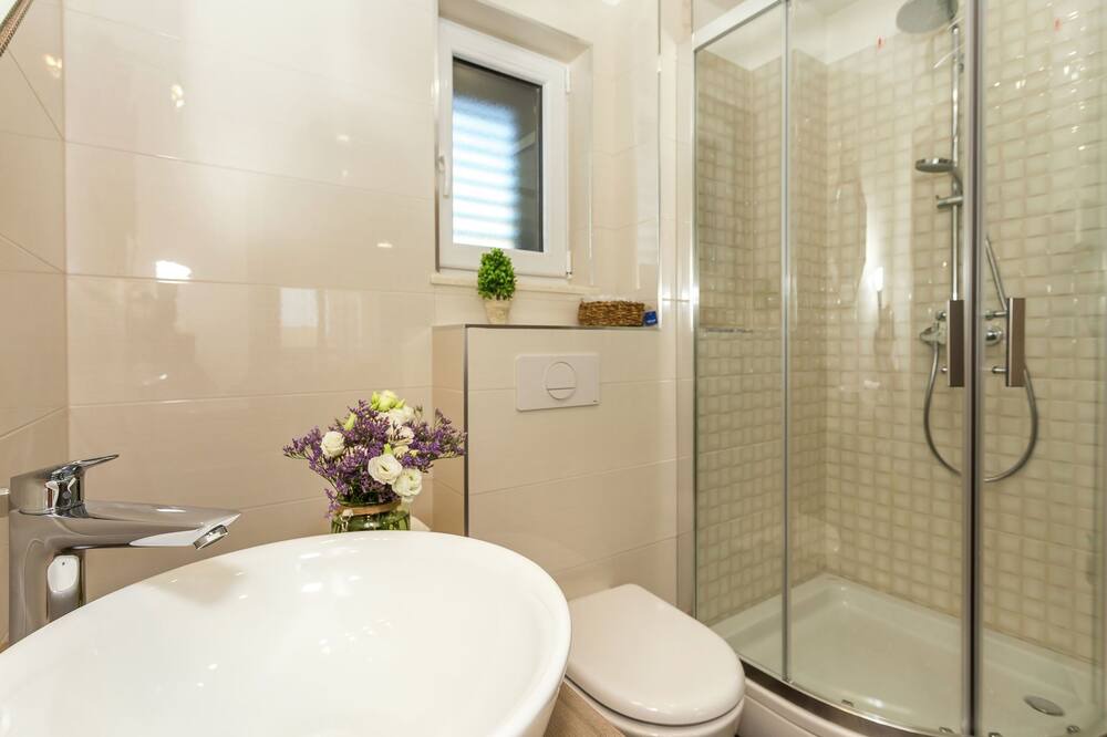 Photo of Bathroom in Rudine