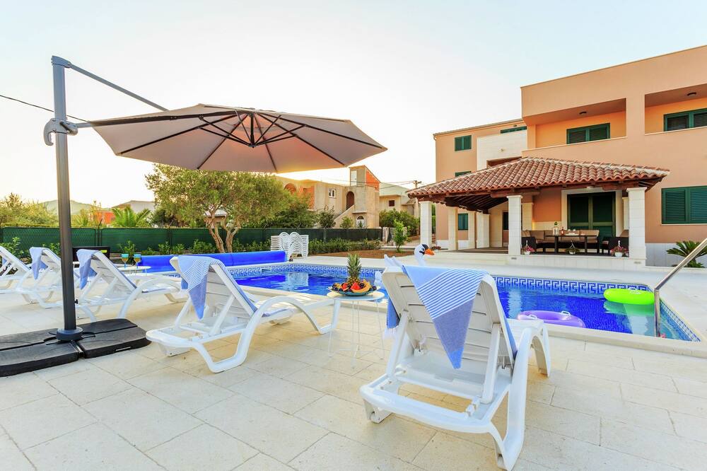Photo of Outdoor in Rudine