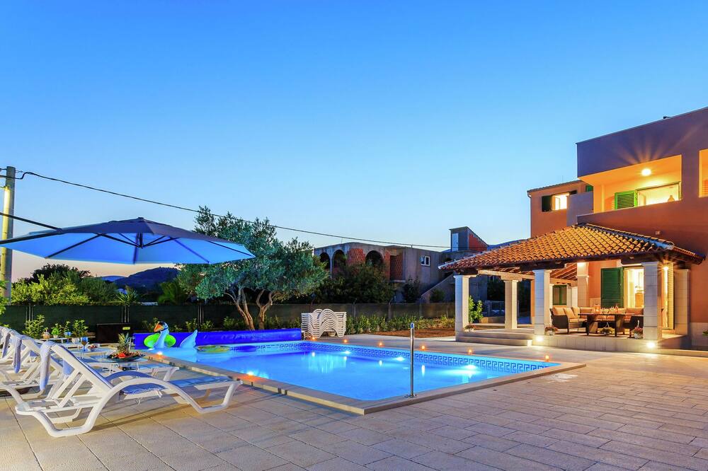 Photo of Outdoor in Rudine