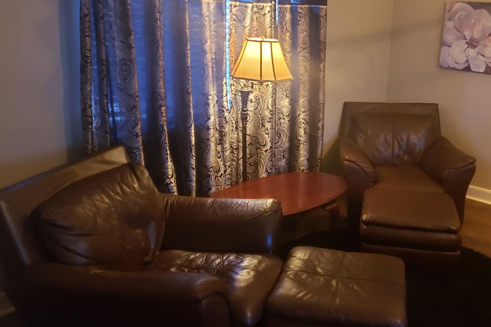 Photo of Livingroom in Memorial Northwest