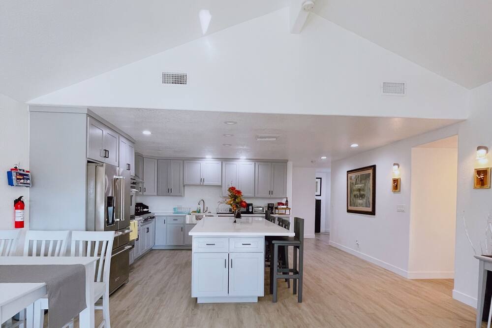 Photo of Livingroom in Southwest Anaheim