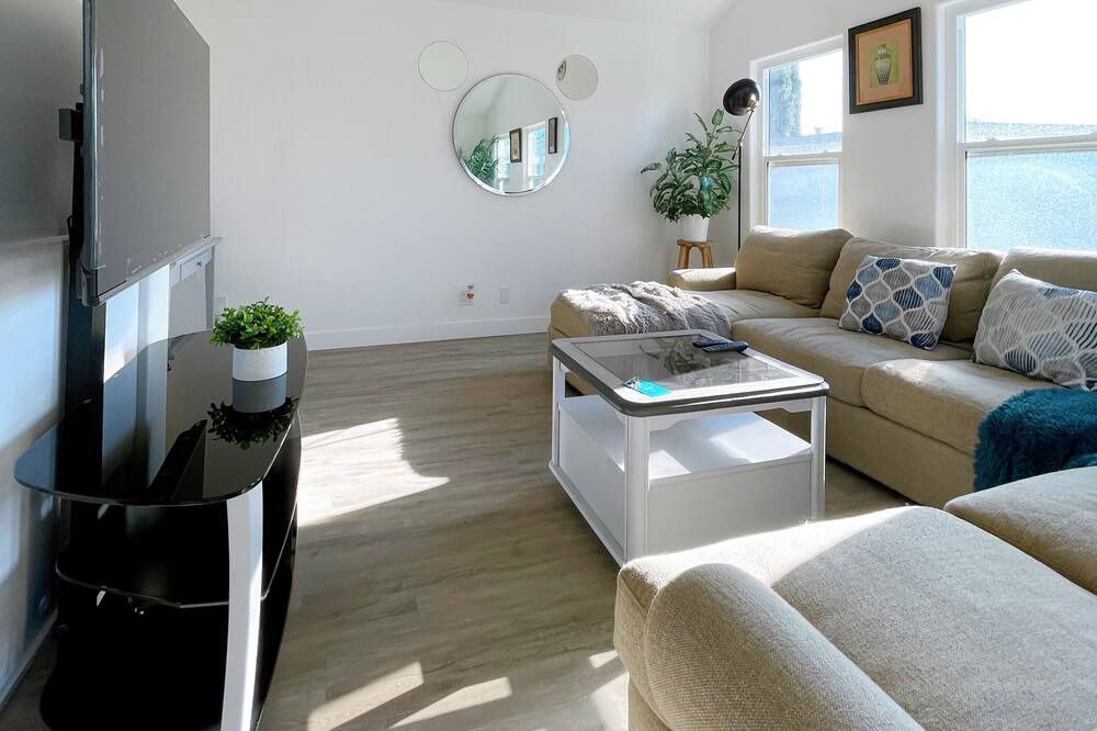 Photo of Livingroom in Southwest Anaheim