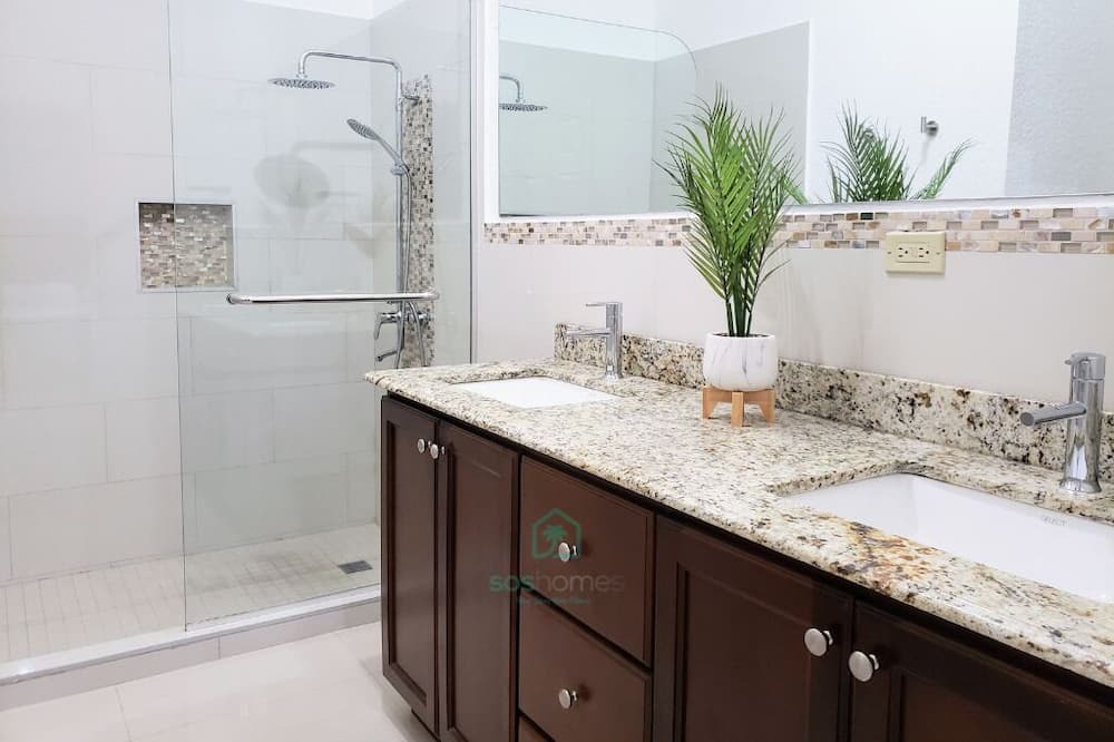 Photo of Bathroom in Havendale