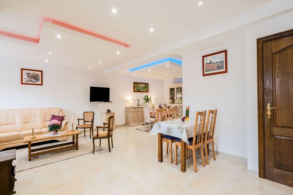 Photo of Livingroom in Beauraing