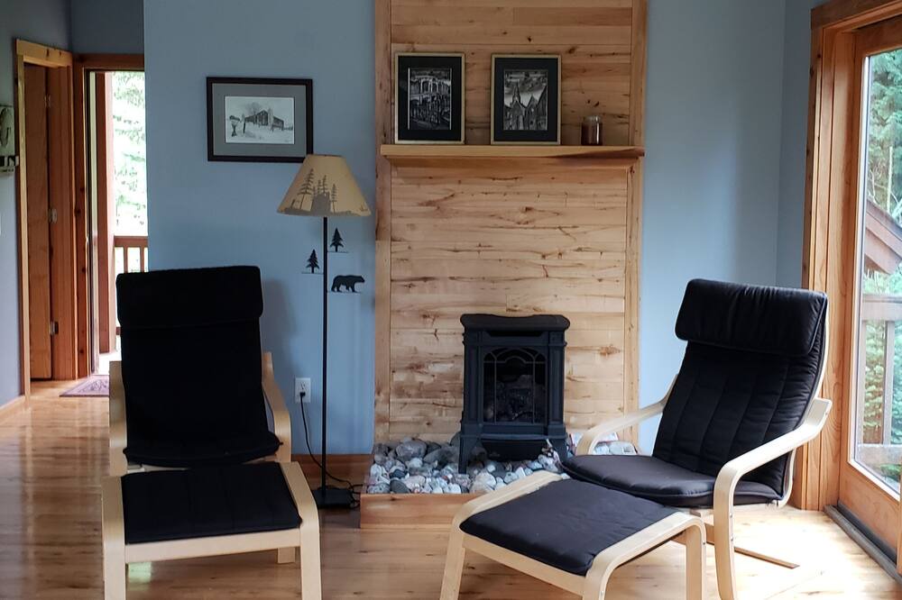 Photo of Livingroom in Beaver Island