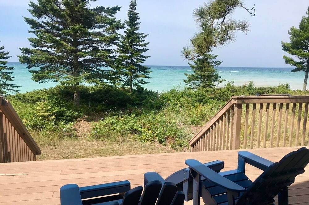 Photo of Patio Balcony in Beaver Island