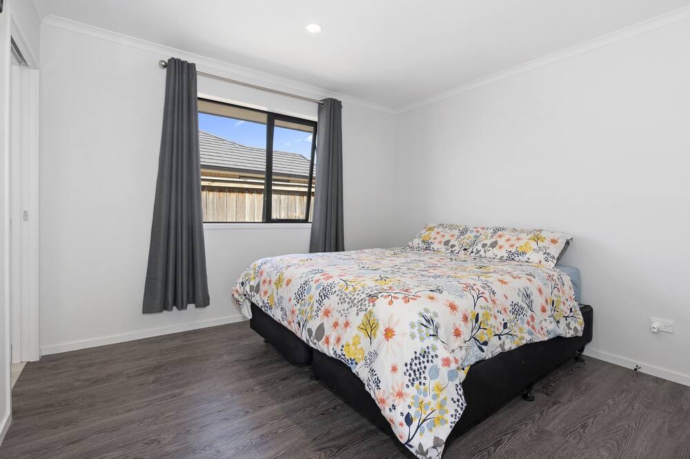 Photo of Bedroom in One Tree Point