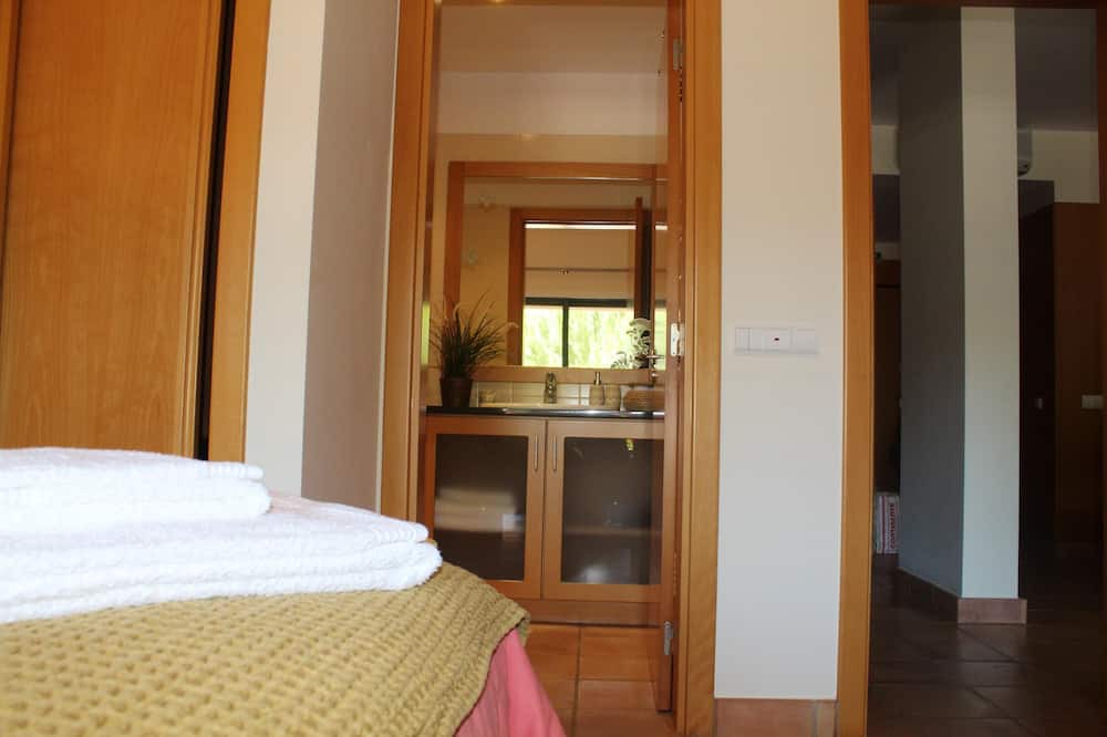 Photo of Bathroom in Telheiro
