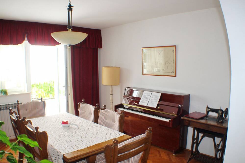 Photo of Bedroom in Brist