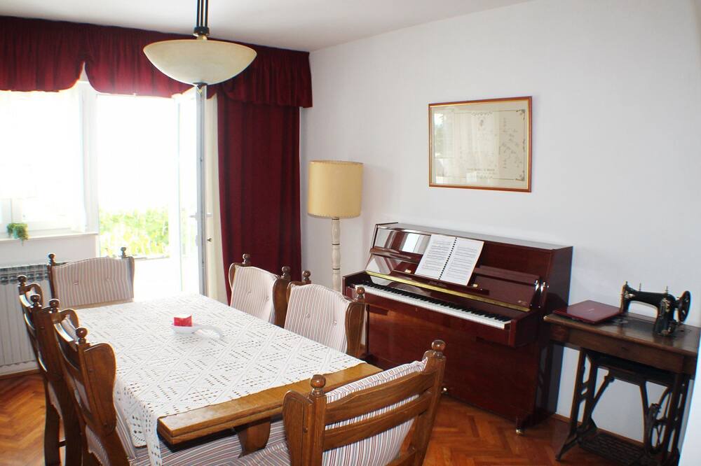 Photo of Bedroom in Brist