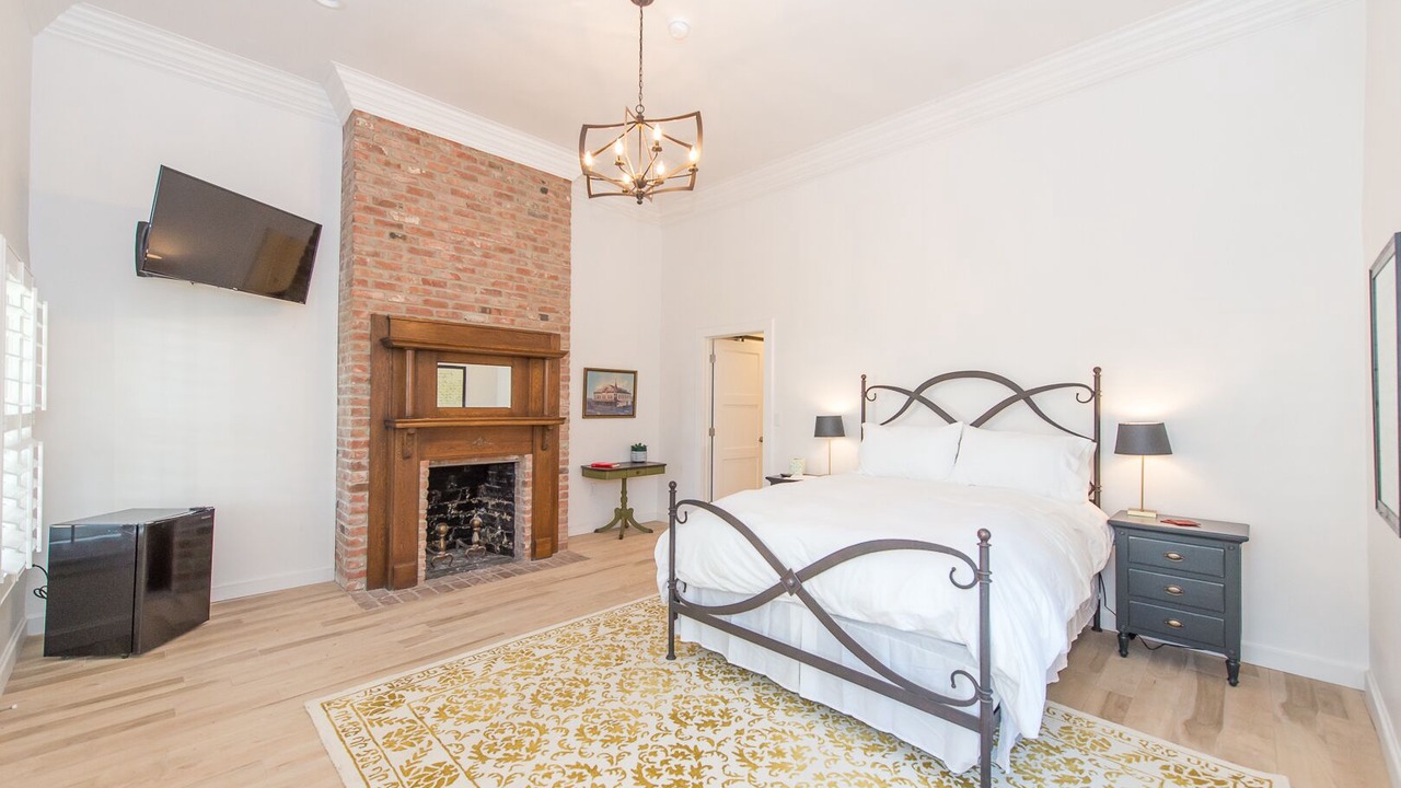 Photo of Bedroom in Uvalde