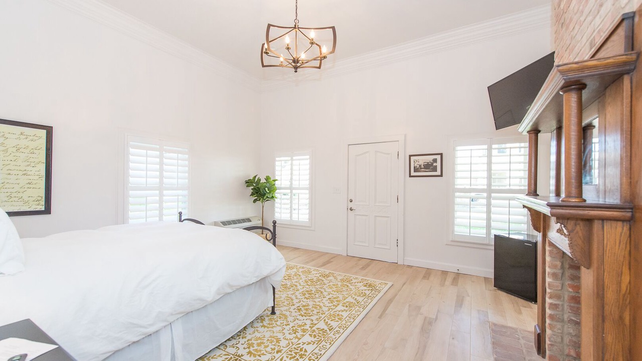 Photo of Bedroom in Uvalde