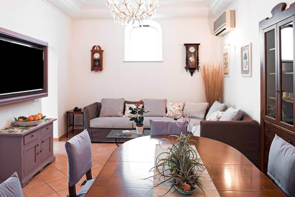 Photo of Livingroom in Path of the Gods