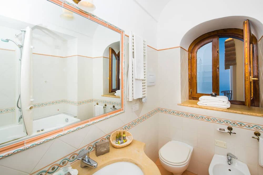 Photo of Bathroom in Path of the Gods