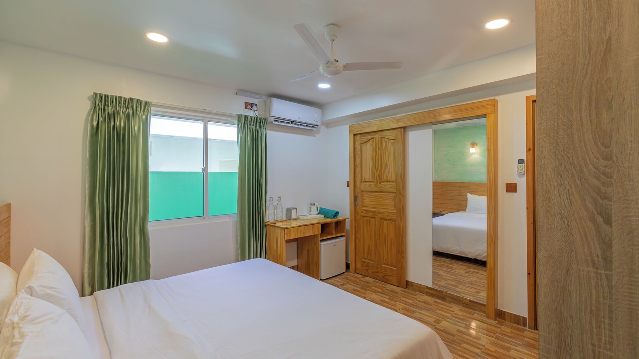 Photo of Bedroom in Omadhoo