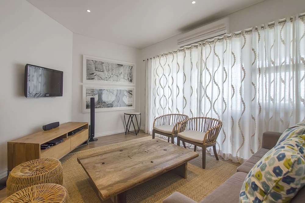 Photo of Livingroom in Mountainside